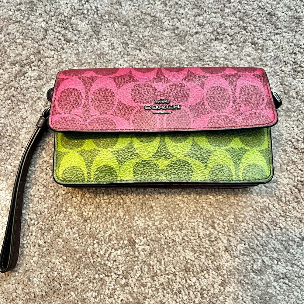 SOLD!!!!! Don’t not buy! ❗️❗️❗️❗️❗️foldover wristlet in colorblocked canvas